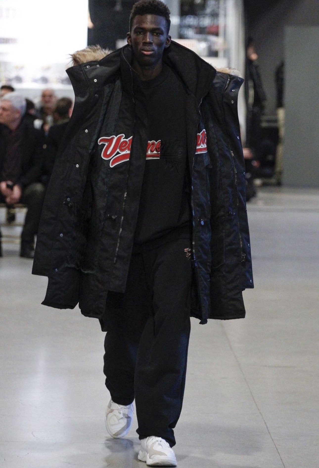 Vetements AW17 overized Bro sweatpants